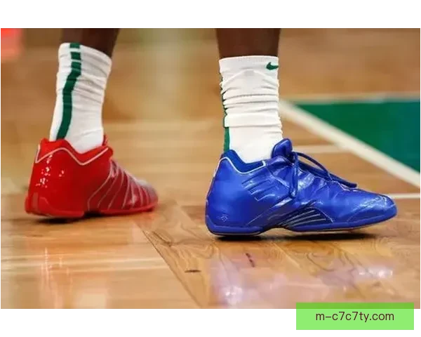 东京绿茵致敬拉莫斯赠球衣观看揭幕战